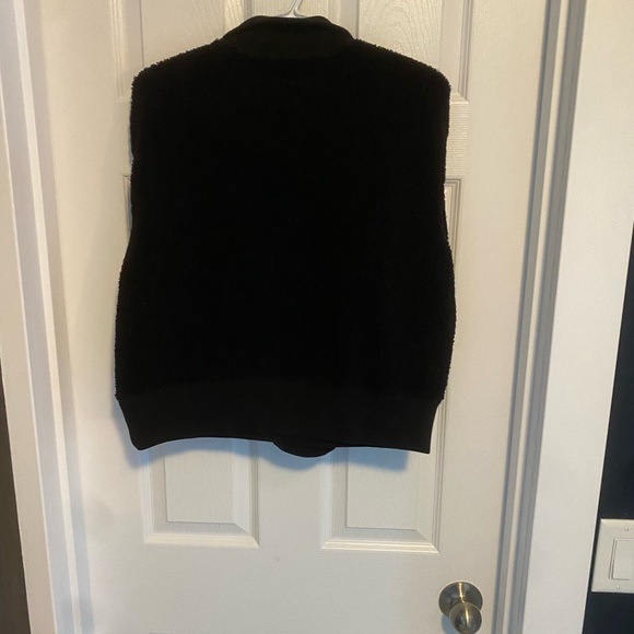 Black Sherpa cropped sweater - Picture 3 of 3